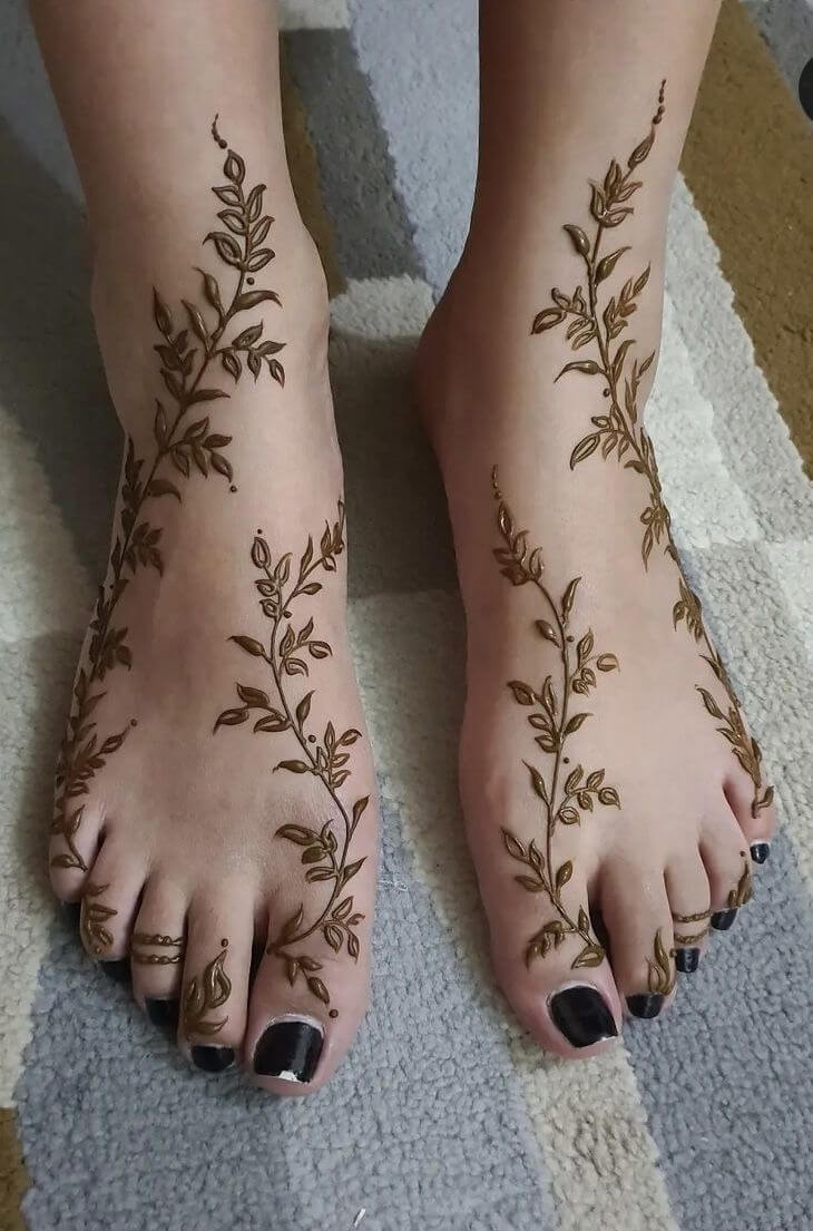 Floral feet mehndi