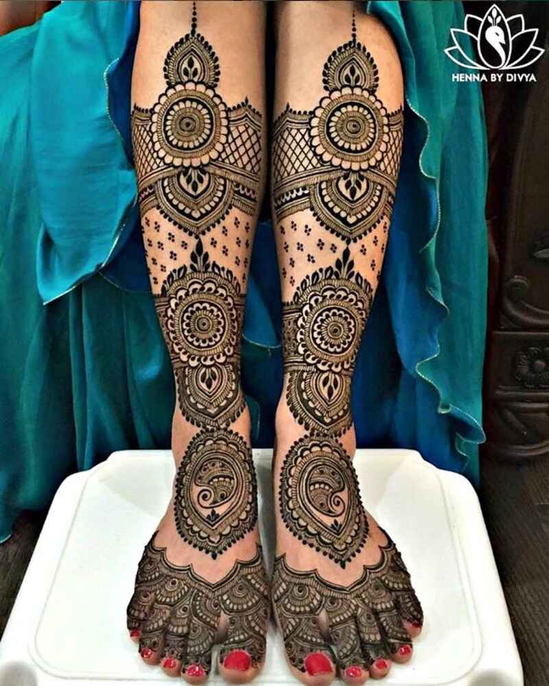Fusion-bridal-feet-mehndi-design