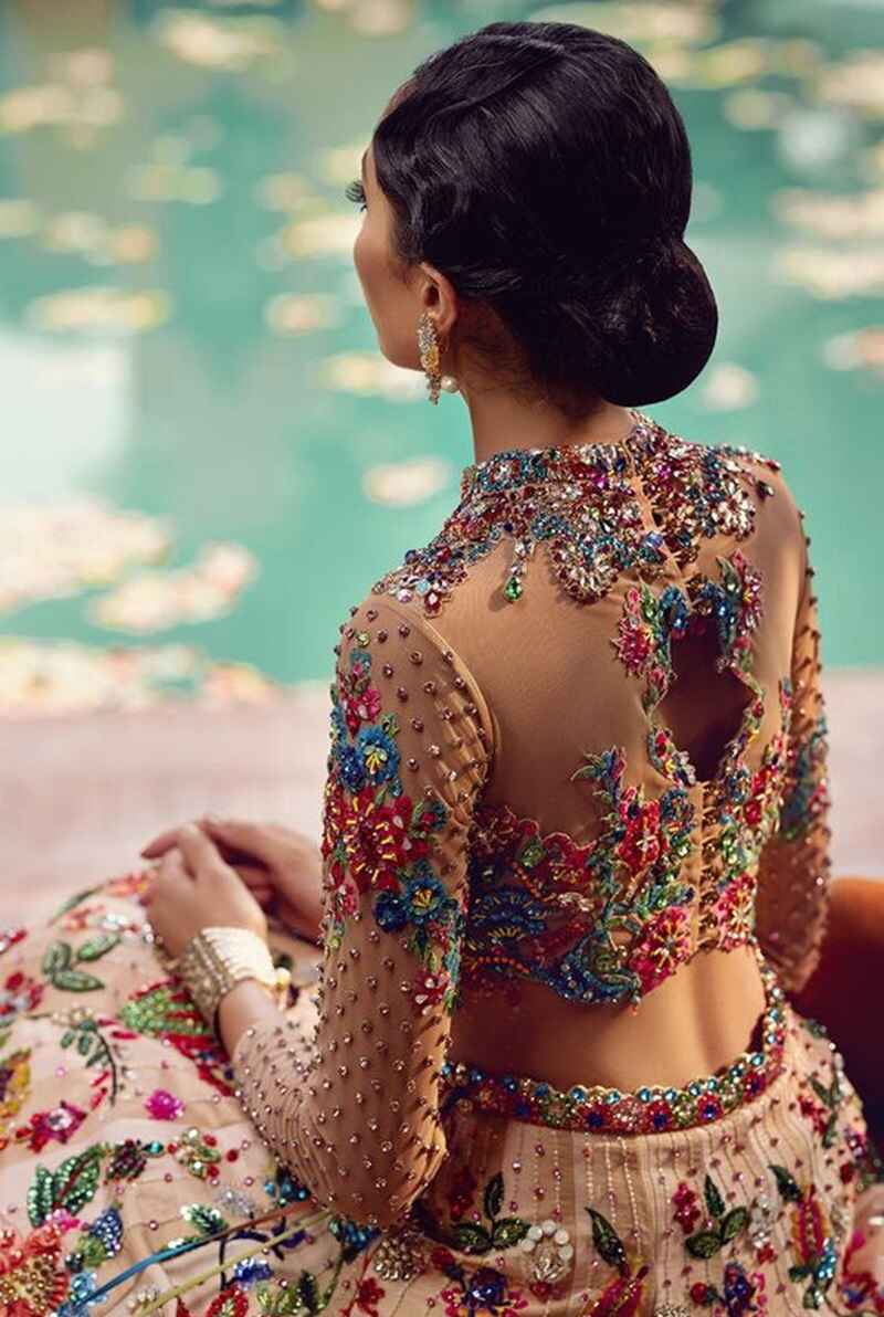 Heavily-embellished-simple-embroidery-bridal-blouse-designs