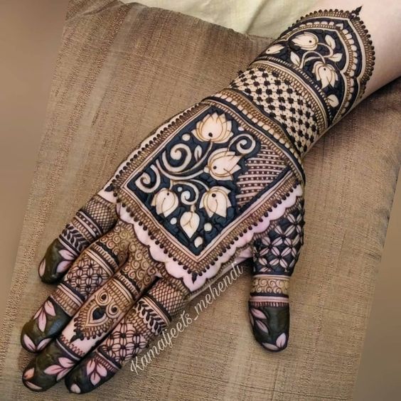 Lotus motif easy mehndi design for karva chauth