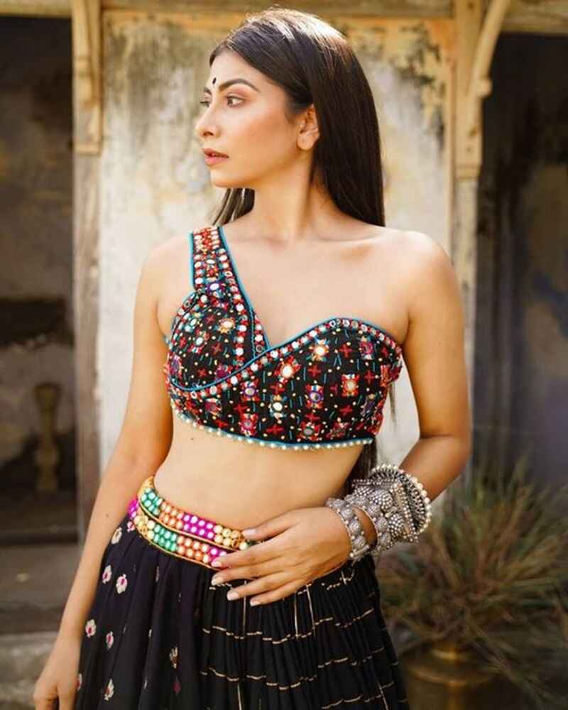 One-shoulder-sexy-blouse-design