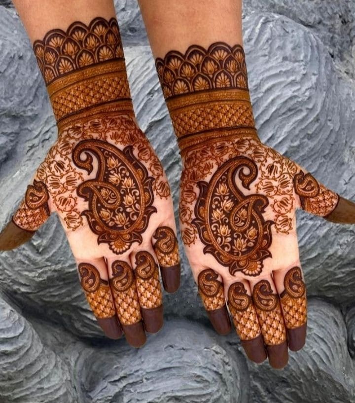 Paisley mehndi design