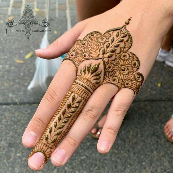 Regal one finger henna idea