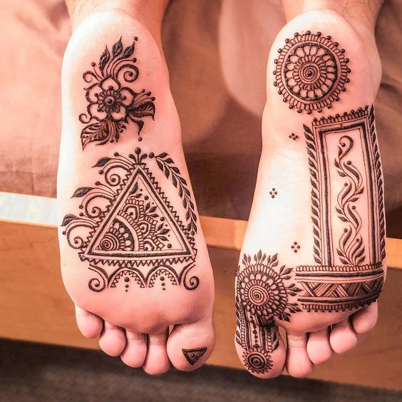 Simple and easy geometric henna design