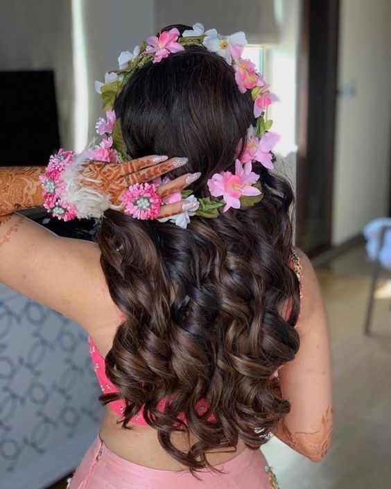 Soft curls with a flower tiara
