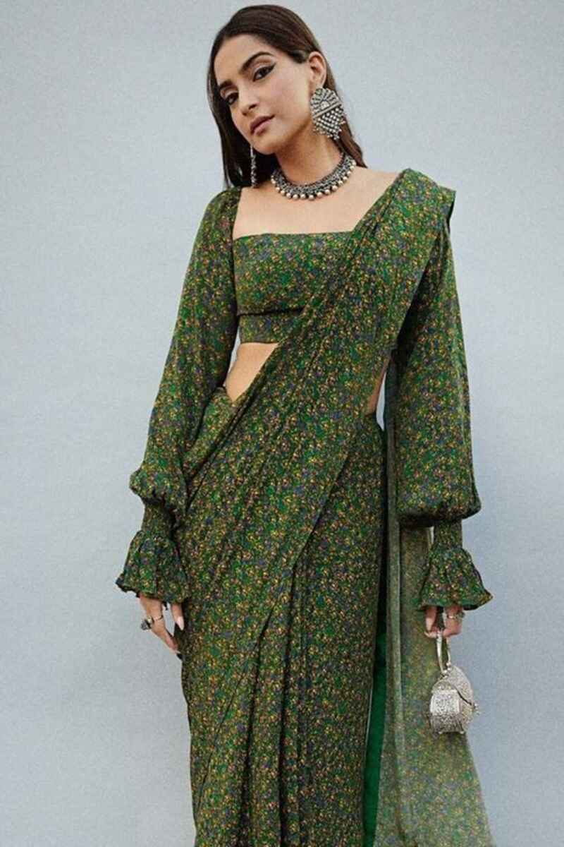 Trumpet-sleeves-with-sqaure-neck-fancy-saree-blouse-design