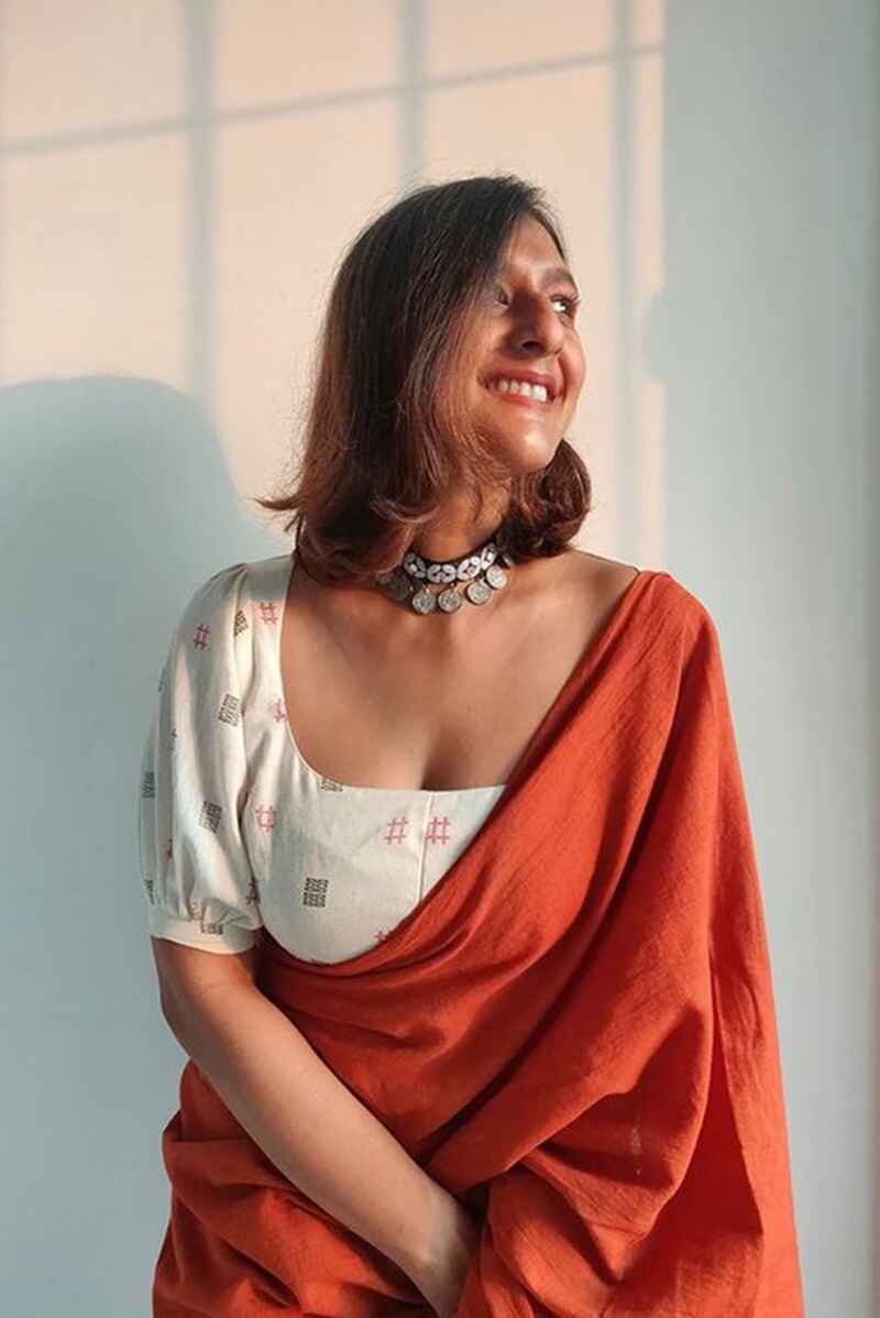 U-neck-with-puff-sleeves-fancy-cotton-saree-blouse-designs