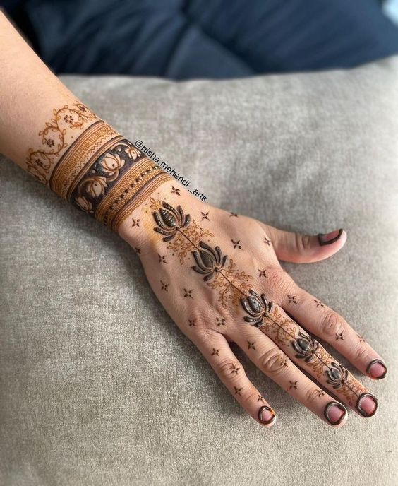 Vertical band mehndi design with lotus