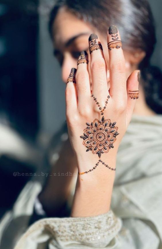 jewelry imitation mehndi design