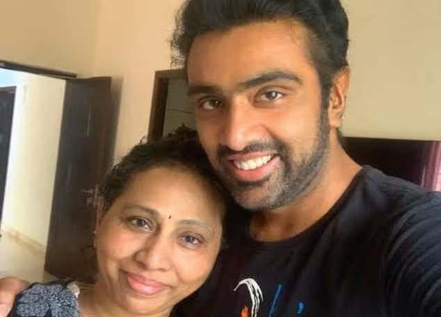 ravi ashwin with mother