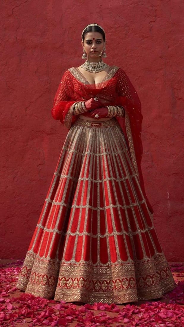 red lehenga by sabyasachi 