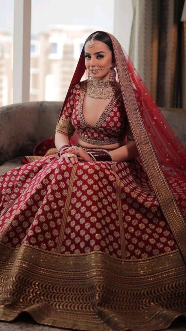 red wedding lehenga design 