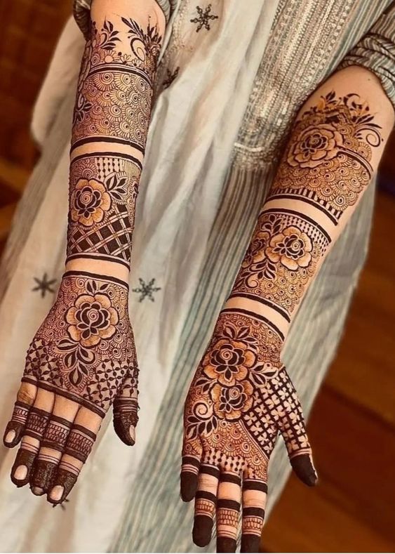 Band style henna design