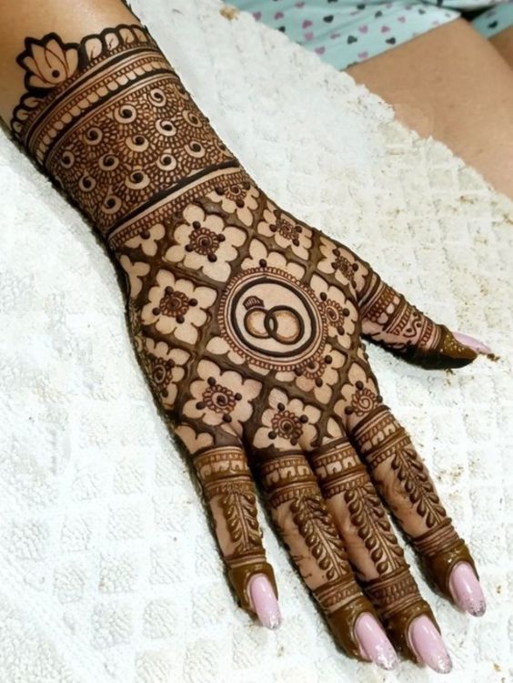 Box mehndi designs for bride