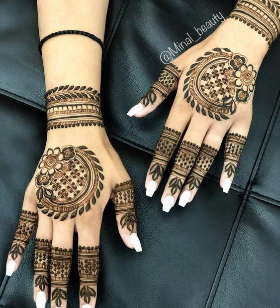 Crisscross round mehndi design simple