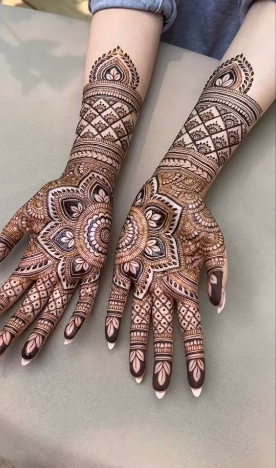 Modern flower mehndi design