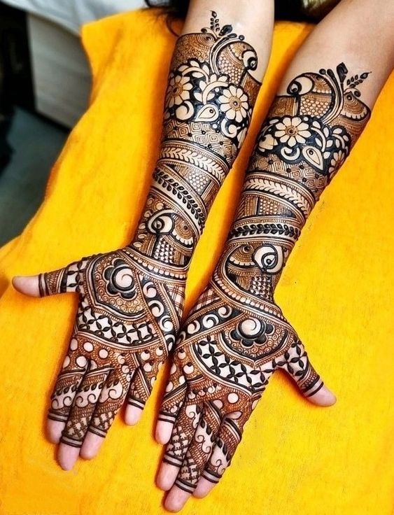 Paisley mehndi design