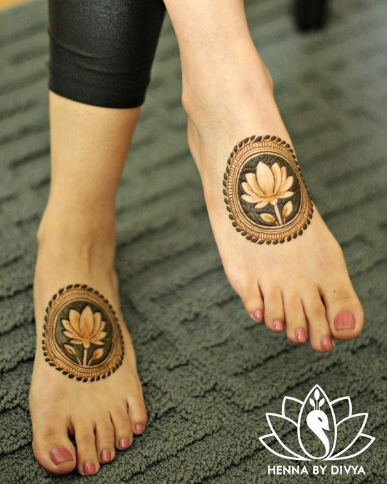 Simple lotus motif feet mehndi design