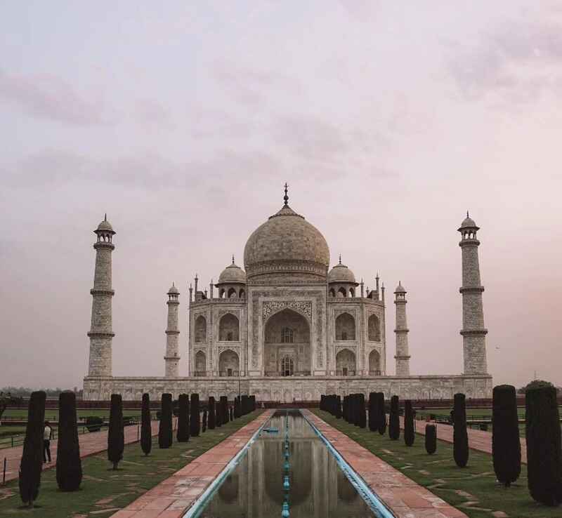 Taj-Mahal-in-Agra-Seven-Wonders-Of-India