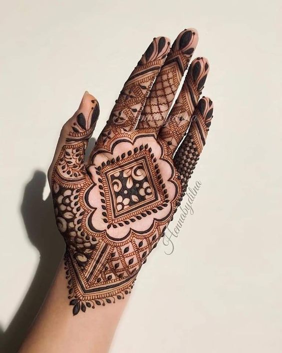 geometric mehndi design