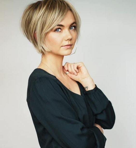 short haircuts for women with round faces