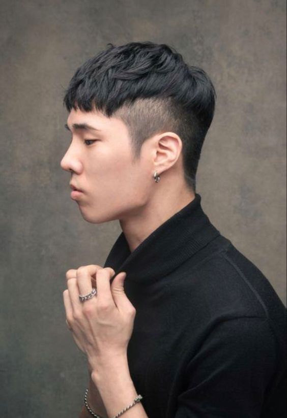 shot hairstyle for men with straight hair