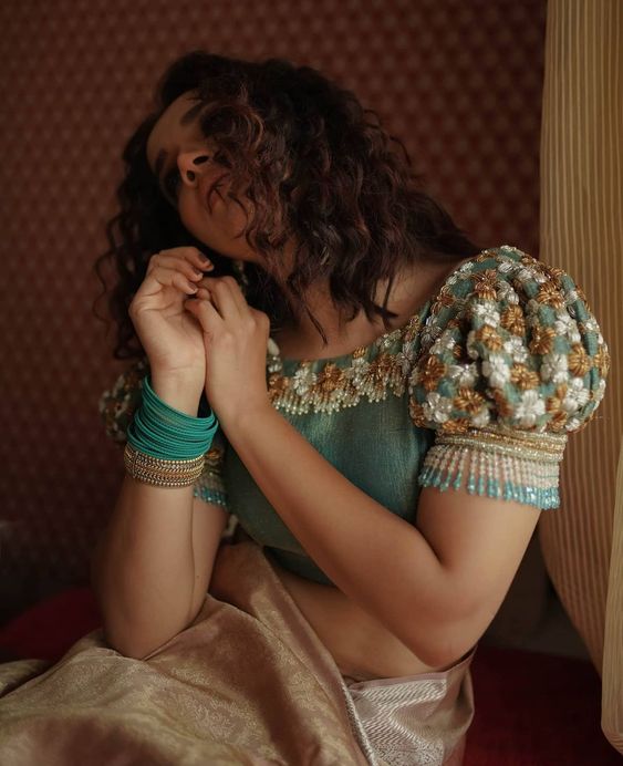 Aari puff sleeve blouse design