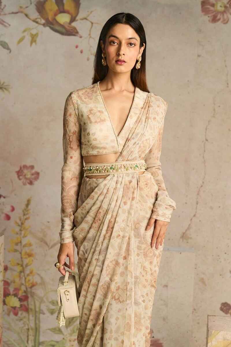 Floral-printed-full-sleeves-with-V-shaped-neckline-full-sleeve-blouse-design