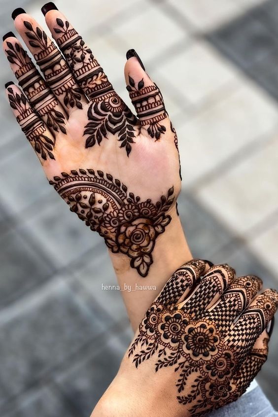 Latest finger mehndi design with floral motifs