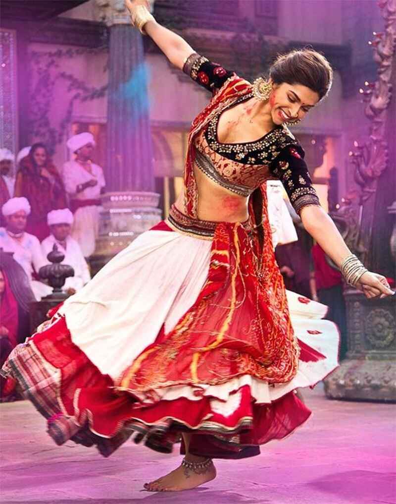 Leela-from-Goliyon-ki-rasleela-ram-leela-bollywood-theme-dress