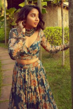 31 Full Sleeve Blouse Design For Every Body Type