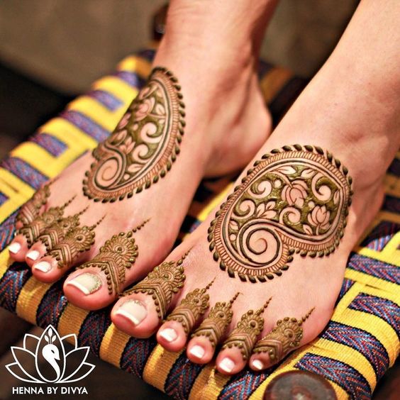 Paisley mehndi design easy