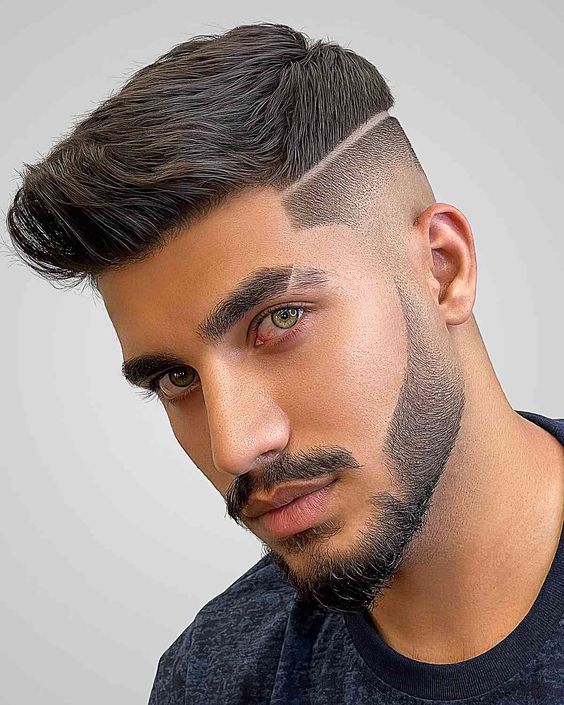 Quiff with disconnected sides