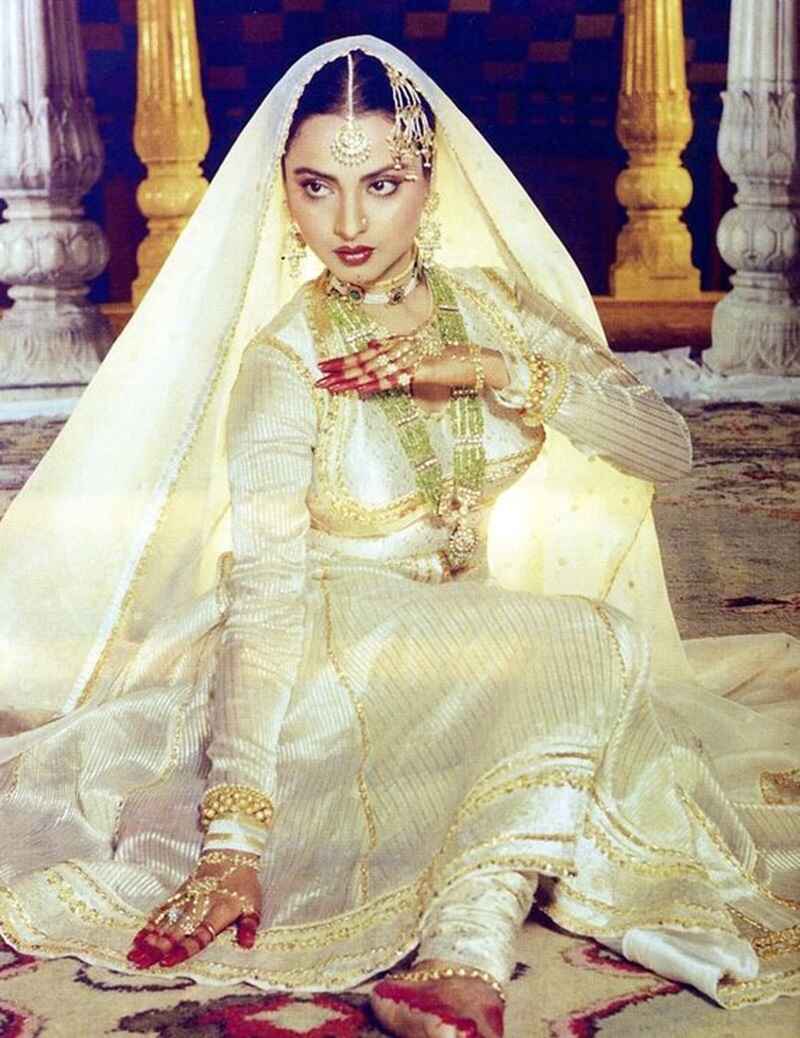 Umrao-jaan-from-umrao-jaan-bollywood-theme-dress-for-female