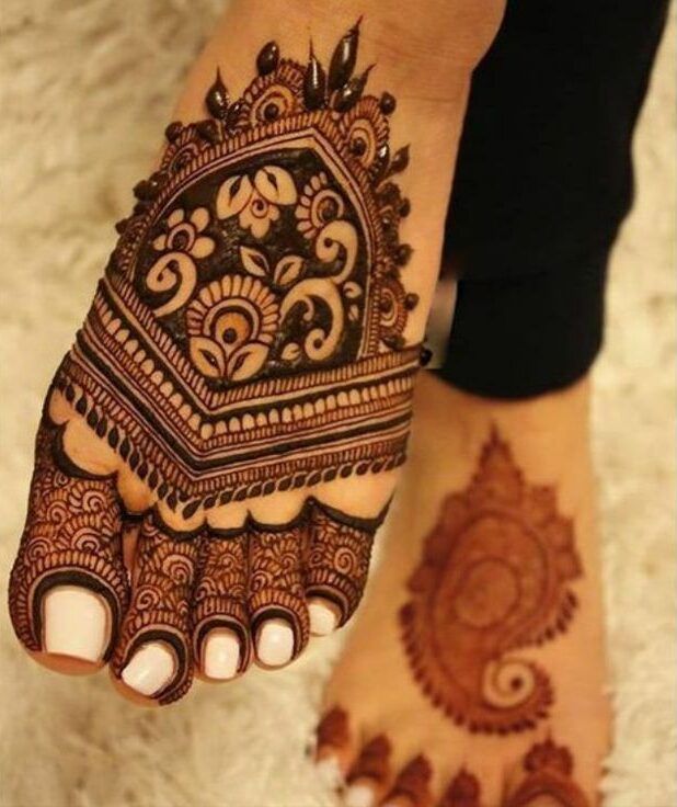 Unique negative mehndi design latest