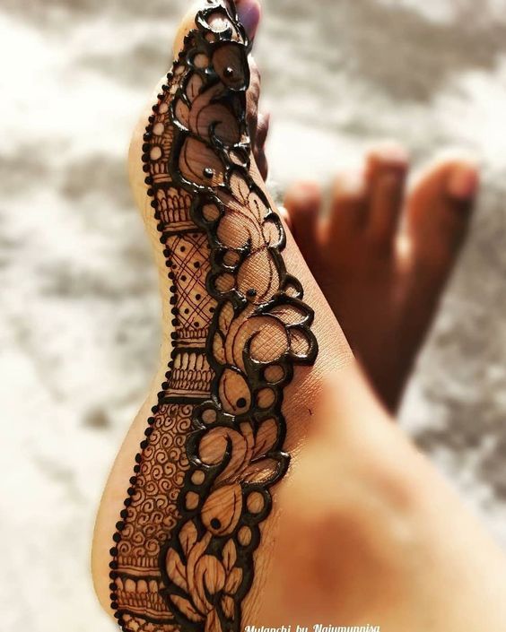 Unique side feet mehndi design