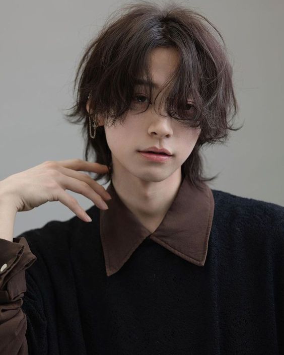 Wolf cut with bangs for men