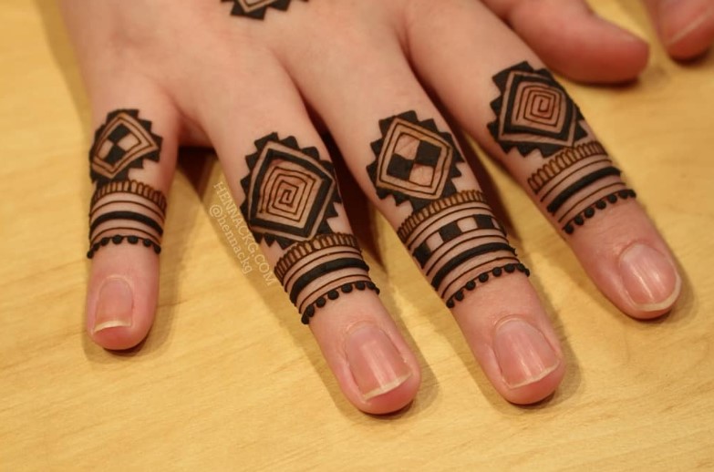 back finger mehndi design