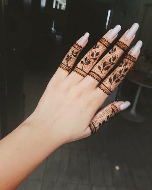 easy floral finger mehndi design