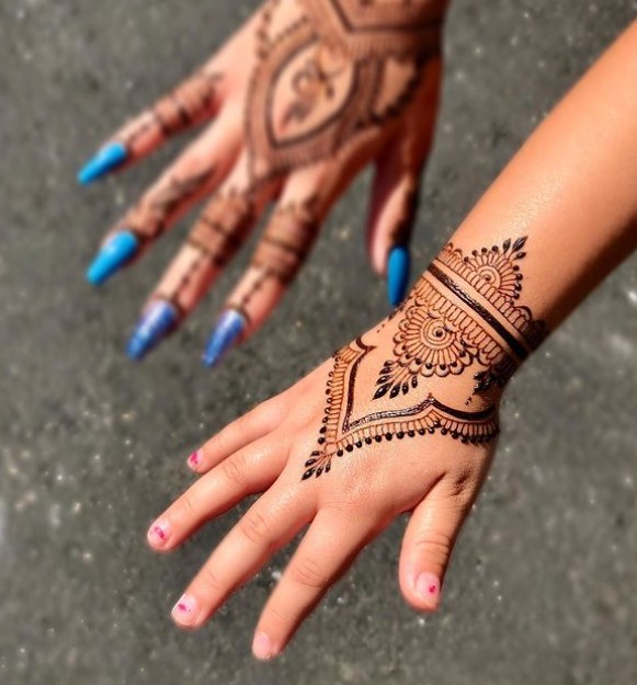 simple mehndi designs for kids girls