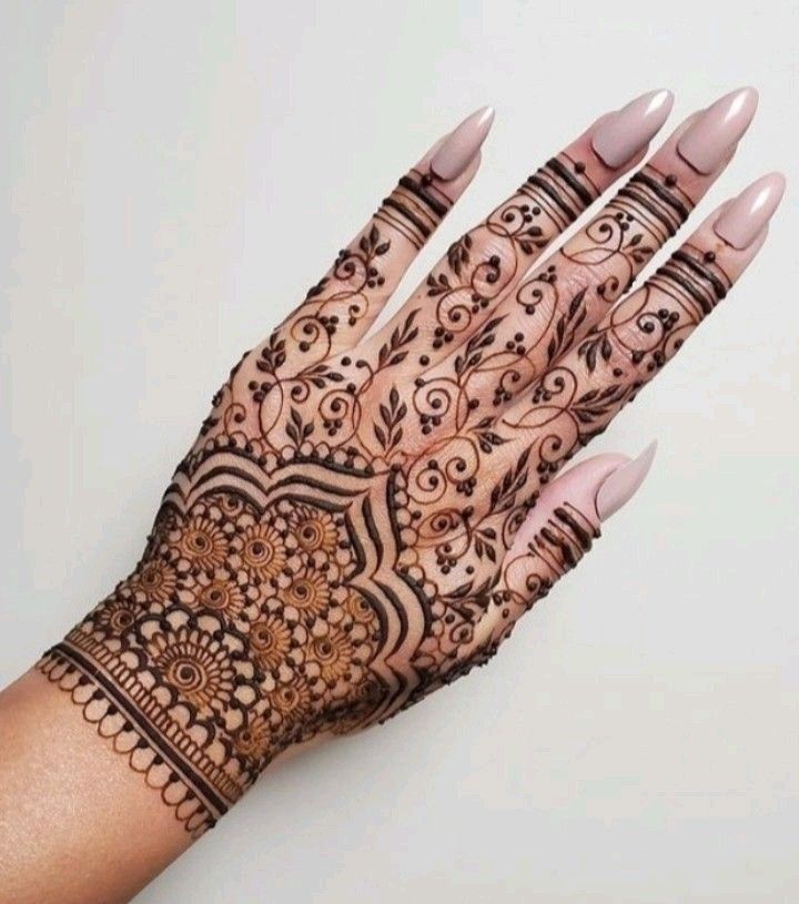 Arabic stylish mehndi design simple