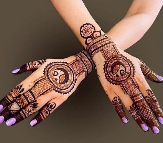 Elephant motif back hand mehndi