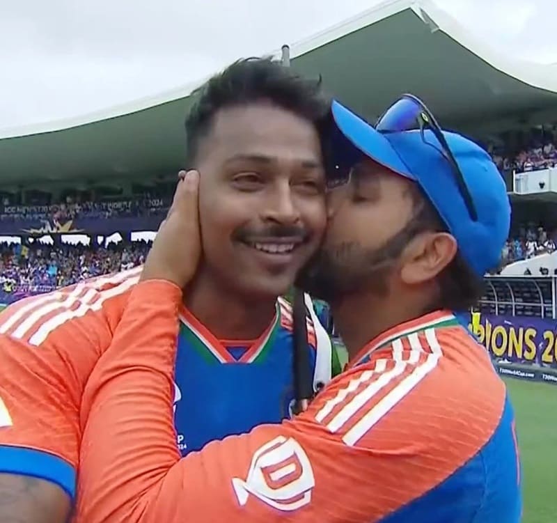 Rohit Sharma Kiss Hardik Pandya