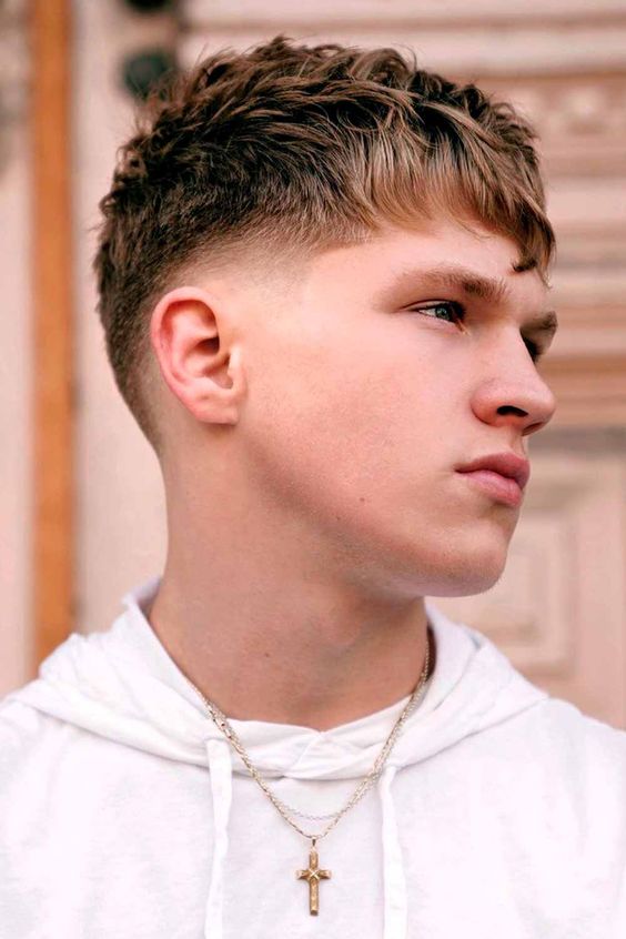 Taper fade round face hairstyle