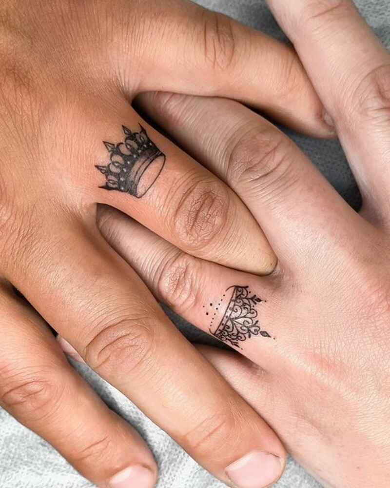 Tiny-crown-finger-tattoos-women