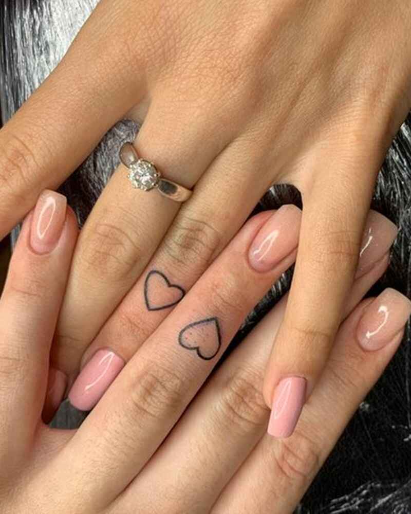 Tiny-heart-finger-tattoos-for-girls