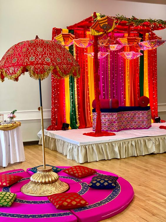 Traditional mehendi theme ideas