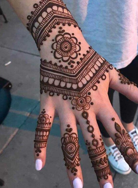 back hand mehndi simple