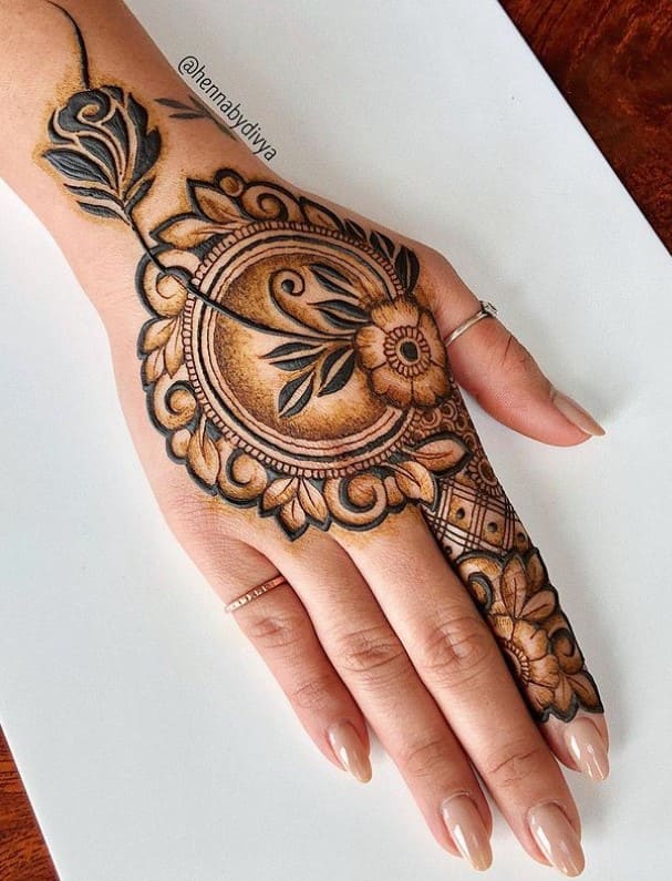 back hand rose mehndi