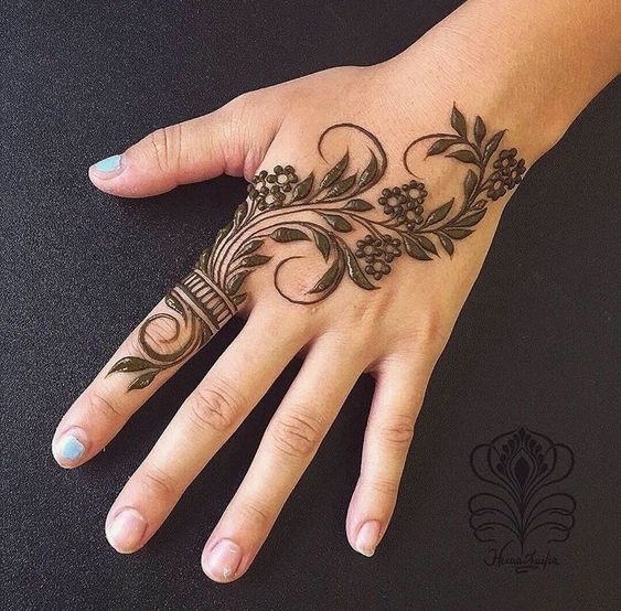 back hand simple mehndi